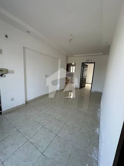 BEST OPERTUINTY 5 MARLA FLAT FOR SALE GOOD LOCATION Like Facing Park And Masjid More Details Contact Me