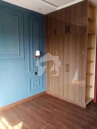10 MARLA BRAND NEW LUXURY FIRST ENTRY (LOCK OPTION) UPPER PORTION AVAILABLE FOR RENT GVR 1 PRIME LOCATION AT BAHRIA TOWN LAHORE