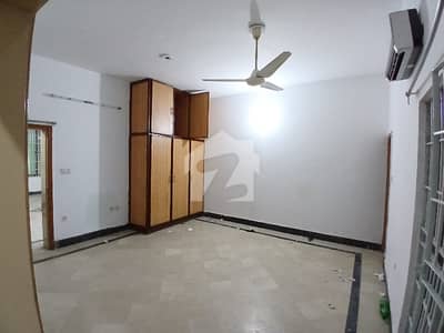 BACHELOR PORTION AVAILABLE FOR RENT IN JOHER TOWN LAHORE