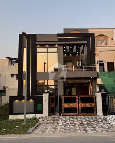 5 Marla Modren House Bahria Nasheman