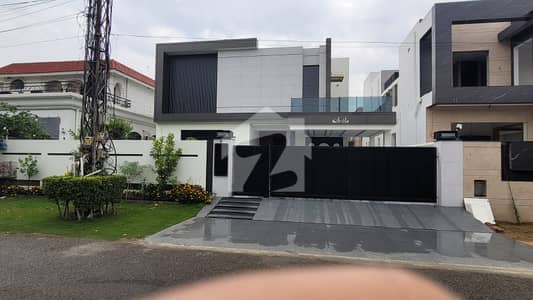 1 Kanal Fully Furnished & Renovated House | Tile Flooring | Prime DHA Phase 4 Location | Tile Flooring & Furnished