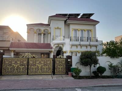 بحریہ ٹاؤن سیکٹر سی بحریہ ٹاؤن,لاہور میں 5 کمروں کا 1 کنال مکان 7.25 کروڑ میں برائے فروخت۔
