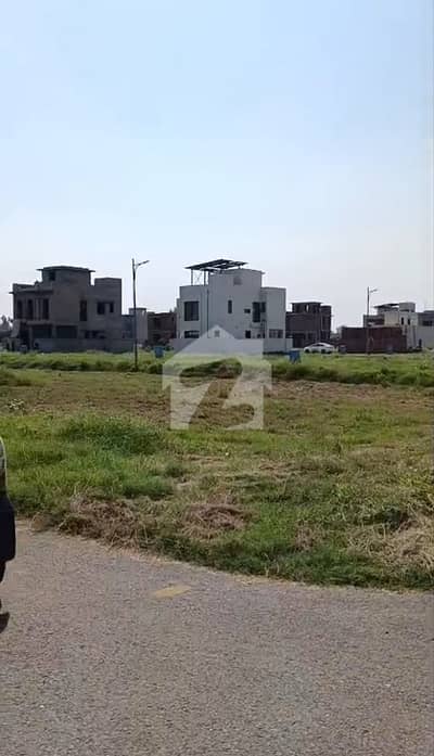 ڈی ایچ اے فیز 8 - بلاک زیڈ 6 ڈی ایچ اے فیز 8,ڈی ایچ اے ڈیفینس,لاہور میں 5 مرلہ رہائشی پلاٹ 1.05 کروڑ میں برائے فروخت۔ ڈی ایچ اے فیز 8 - بلاک زیڈ 6 ڈی ایچ اے فیز 8,ڈی ایچ اے ڈیفینس,لاہور میں 5 مرلہ رہائشی پلاٹ 1.05 کروڑ میں برائے فروخت۔