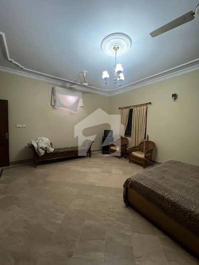 INDEPENDENT 300 YARDS BUNGALOW FOR SALE DHA PHASE 4