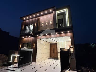 10 Marla Brand New House For Sale Good Location Near To150ft Road