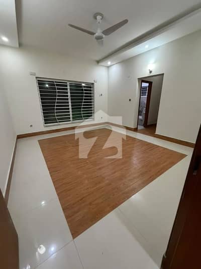 1 kanal luxury corner house with installed solar system