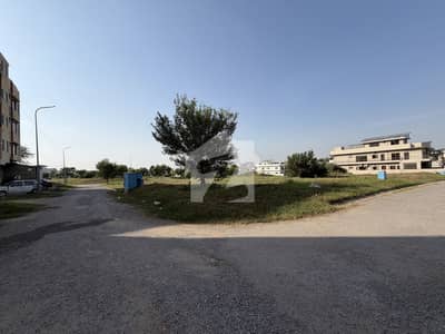 1 Kanal Corner Plot naval Anchorage M Block