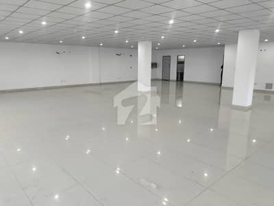 ڈی ایچ اے فیز 5 ڈی ایچ اے ڈیفینس,لاہور میں 8 مرلہ Studio عمارت 2.3 لاکھ میں کرایہ پر دستیاب ہے۔