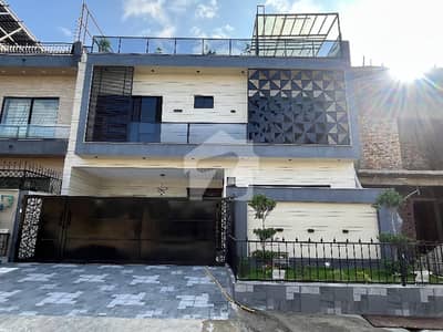 9.5 Marla Luxury Design Double Unit House For Sale In C1 Block, Multi Gardens B-17 Islamabad