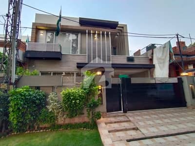 ڈی ایچ اے فیز 1 ڈی ایچ اے ڈیفینس,لاہور میں 4 کمروں کا 10 مرلہ مکان 3.85 کروڑ میں برائے فروخت۔