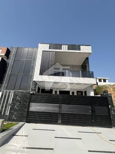 9.5 Marla Luxury Designer Single Unit House For Sale In C1 Block, Multi Gardens B-17 Islamabad