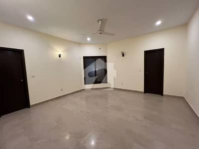 500 yd 3 Bed Dd Upper Portion For Rent