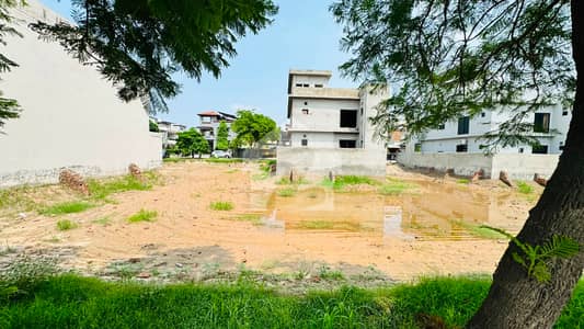 Prime Location 10 Marla Plot for Sale in Park View City Lahore