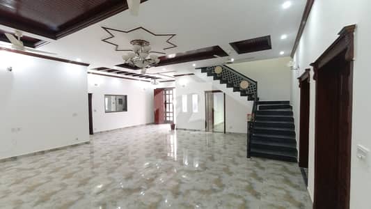 House Of 3200 Square Feet Is Available For sale