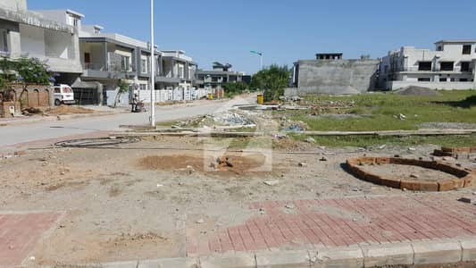 37 Marla Plot Park Face Extra Land Cat A &Amp; B (Not Paid) Possession Utility Paid Ready To Built Very Reasonable Price