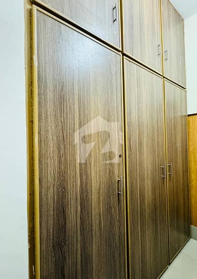 Allama Iqbal Town 10 Marla VIP Portion Available For Rent