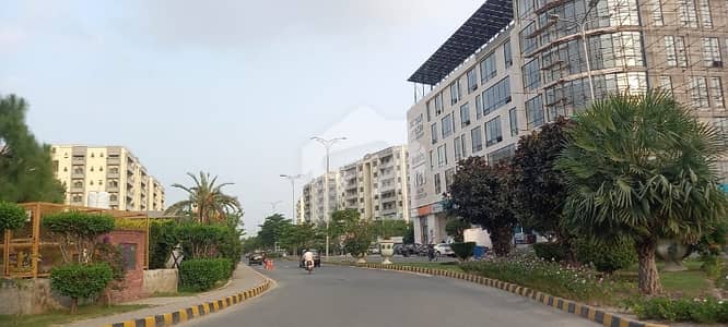 عسکری 11 ۔ سیکٹر بی اپارٹمنٹس عسکری 11,عسکری,لاہور میں 4 کمروں کا 12 مرلہ فلیٹ 3.48 کروڑ میں برائے فروخت۔