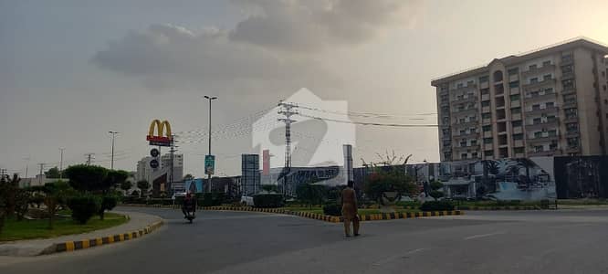 عسکری 11 ۔ سیکٹر بی اپارٹمنٹس عسکری 11,عسکری,لاہور میں 4 کمروں کا 12 مرلہ فلیٹ 3.53 کروڑ میں برائے فروخت۔