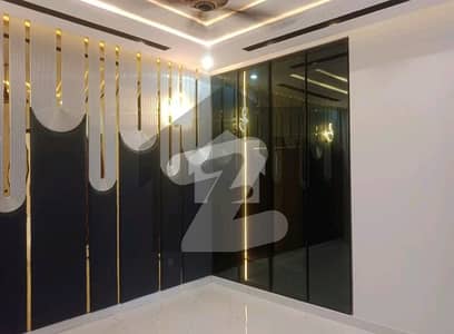 Ready To Buy A House 10 Marla In Bahria Town - Sector E