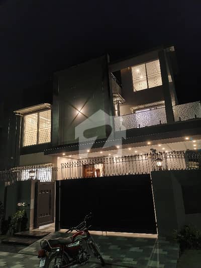 11 Marla Corner Brend New House Available For Rent