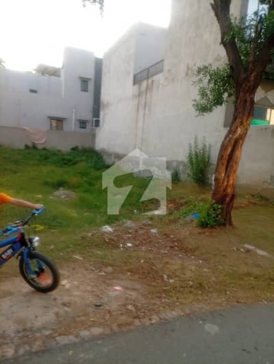 CityScape Offers Valencia 42 Marla Corner, Facing Park Plot