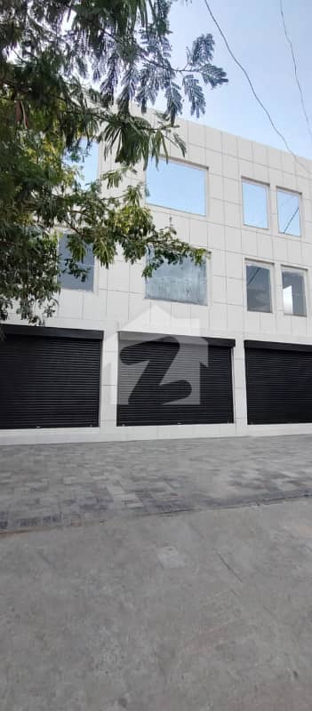1 Kanal Commercial Triple Story + Basment Plaza On College Rd Township Best For Hospital . College. Sachool. Clinic. Showrooms It Office Bank . Brand Etc