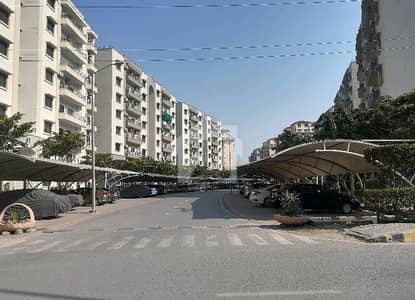 عسکری 11 ۔ سیکٹر بی اپارٹمنٹس عسکری 11,عسکری,لاہور میں 4 کمروں کا 12 مرلہ فلیٹ 1.55 لاکھ میں کرایہ پر دستیاب ہے۔
