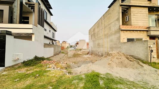 10 Marla Main Boulevard Plot for Sale on 110 Feet Road, Crystal Block, Park View City Lahore