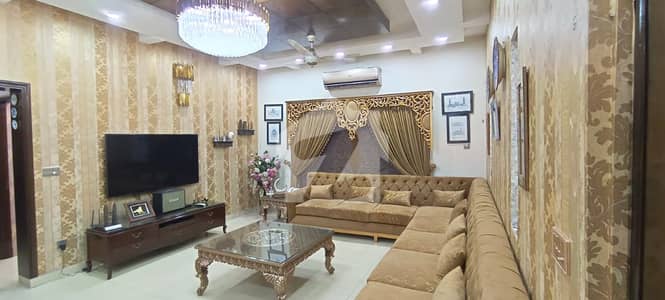 ابدالینزکوآپریٹو ہاؤسنگ سوسائٹی لاہور میں 5 کمروں کا 1 کنال مکان 11.0 کروڑ میں برائے فروخت۔