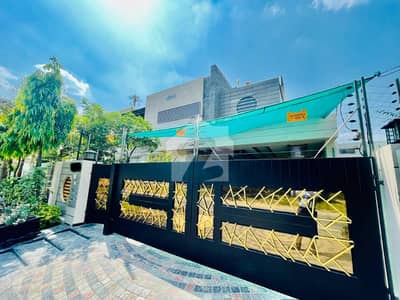 ONE KANAL BEAUTIFULL HOUSE AVAILABLE FOR RENT IN DHA PHASE 6