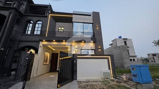 لیک سٹی رائیونڈ روڈ,لاہور میں 4 کمروں کا 5 مرلہ مکان 3.1 کروڑ میں برائے فروخت۔