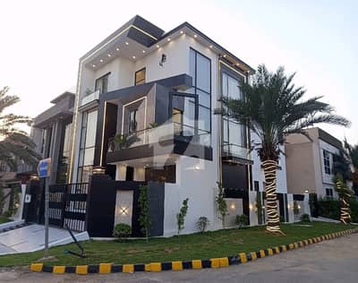 سٹی ہاؤسنگ سوسائٹی گوجرانوالہ میں 6 کمروں کا 10 مرلہ مکان 5.5 کروڑ میں برائے فروخت۔