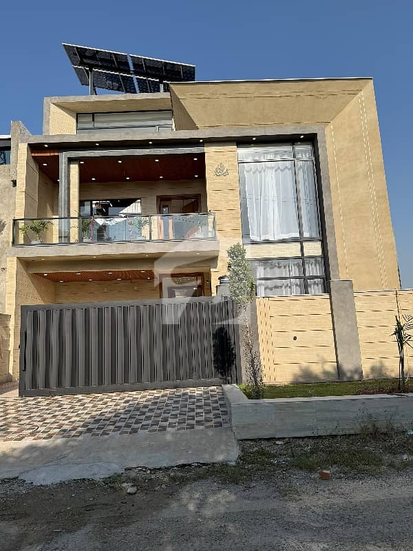 Brand New Designer House Brand New Designer House