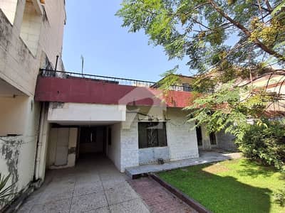 Sunface 40x80 Old House Available For Sale In Sector G-9