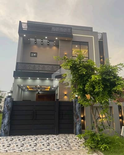 Prime Location 5 Marla House For sale In Royal Palm City - Block D