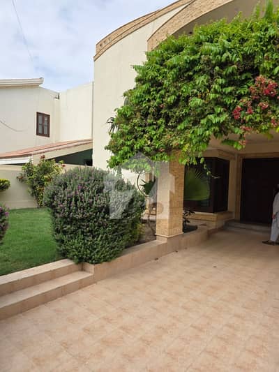 666 YARDS BUNGALOW FOR SALE 666 YARDS BUNGALOW FOR SALE