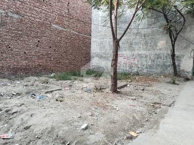Get An Attractive Corner Residential Plot In Lahore Under