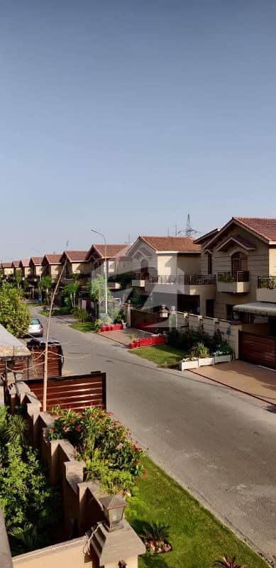 17 MARLA 5 BED BUEETIFUL HOUSE IN ASKARI 10 SECTOR S