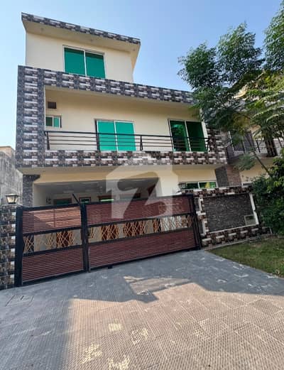7 Marla Luxury House Available For Rent 7 Marla Luxury House Available For Rent
