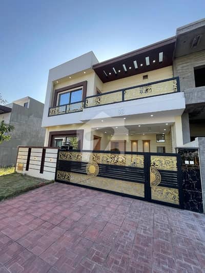8 Marla Owner Build House Available For Sale In Bahria Enclave Islamabad.