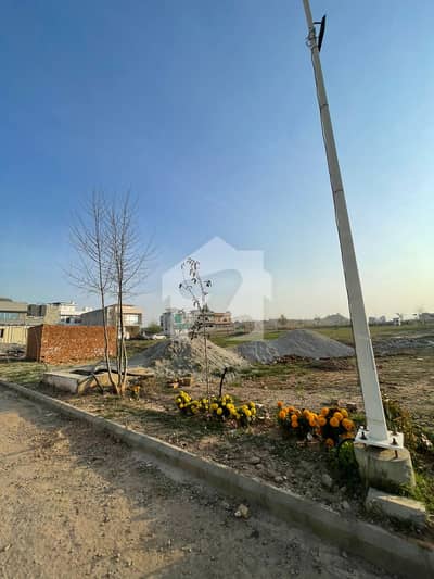 گلبرگ ریزیڈنشیا - بلاک بی گلبرگ ریزیڈنشیا,گلبرگ,اسلام آباد میں 8 مرلہ صنعتی زمین 70.0 لاکھ میں برائے فروخت۔ گلبرگ ریزیڈنشیا - بلاک بی گلبرگ ریزیڈنشیا,گلبرگ,اسلام آباد میں 8 مرلہ صنعتی زمین 70.0 لاکھ میں برائے فروخت۔