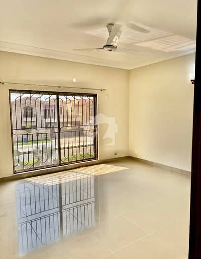17 MARLA 5 BED BUEETIFUL HOUSE IN ASKARI 10 SECTOR F