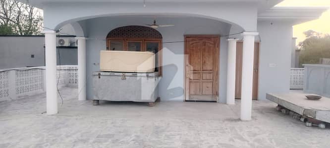 35*70 cda transfer top location old construction house available in g-9/4 near metro Station 9th avenue
