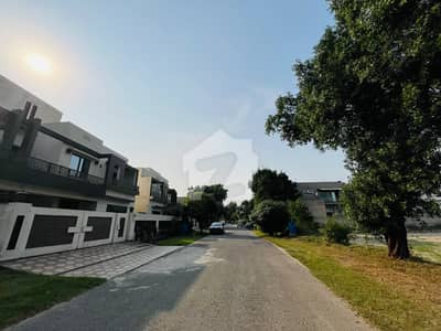 21 Marla Plot Avaliable For Sale In Lake City