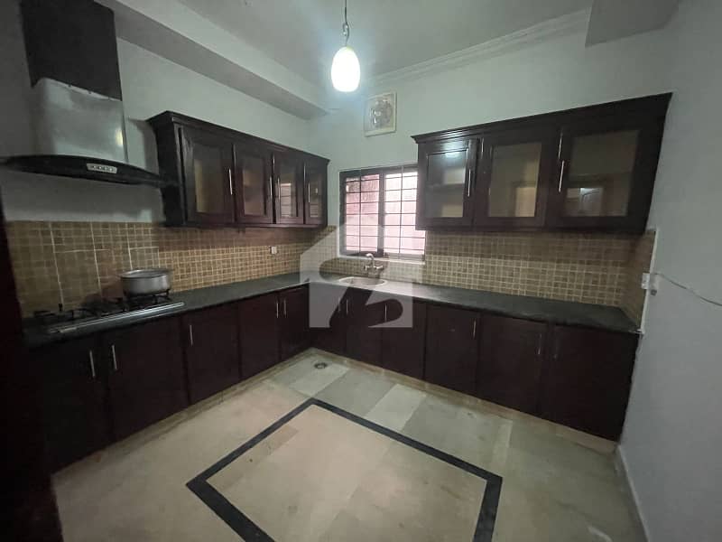 35x70 house for sale in g13 35x70 house for sale in g13