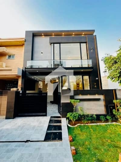BANKERS AVENUE 5 MARLA FULL HOUSE FOR RENT