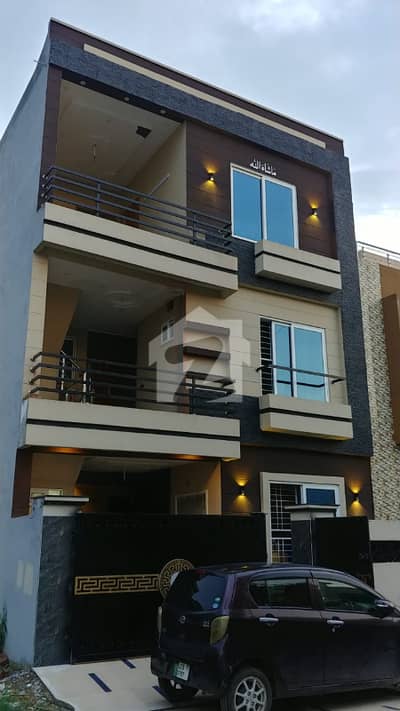 5 Marla House on 40ft Road Urgent Sale 5 Marla House on 40ft Road Urgent Sale