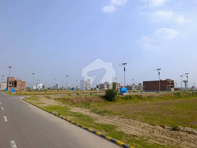 Hot Location Corner Plot Near Theme Park & Sports Complex Hot Location Corner Plot Near Theme Park & Sports Complex