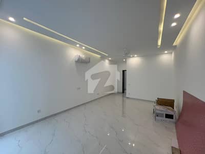 ایف ۔ 7 اسلام آباد میں 8 کمروں کا 2 کنال مکان 21.0 لاکھ میں کرایہ پر دستیاب ہے۔