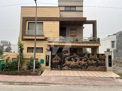 بحریہ ٹاؤن سیکٹر سی بحریہ ٹاؤن,لاہور میں 2 کمروں کا 10 مرلہ زیریں پورشن 1.1 لاکھ میں کرایہ پر دستیاب ہے۔